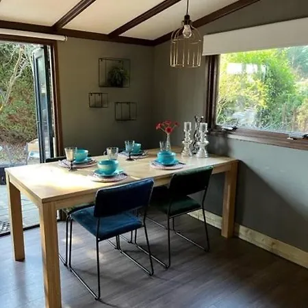 Op Park Met Prive Water In Holiday home *